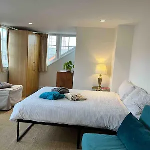Hébergement de vacances Cb53 Tower Bridge Townhouse 2 Bathrooms & Free Parking, Londres